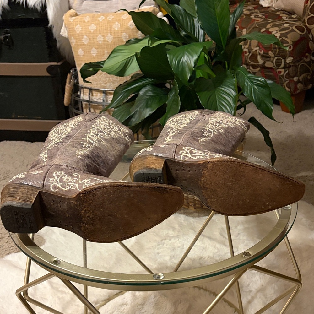 Corral Brown Distressed with Bone Embroidered Boots - Snip Toe - Picture 5 of 12